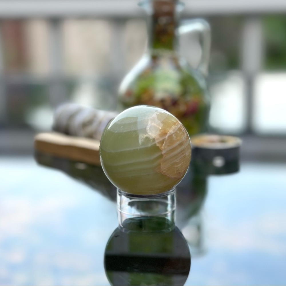 Banded Calcite Sphere - Picture 4 of 6